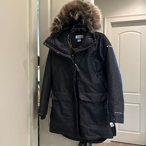 Columbia Omni-Tech. Women’s ski/winter jacket. Small. Black.